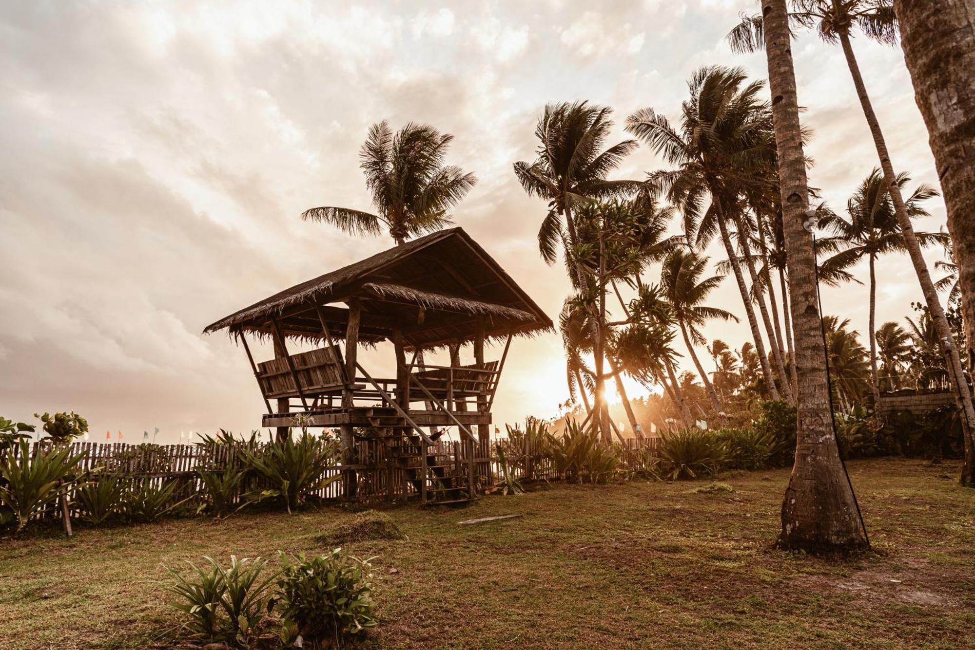Alon Cloud9 Beach Front Catangnan Exteriér fotografie